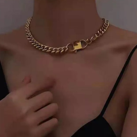 GP chunky lock buckle choker necklace - Picture 2 of 5